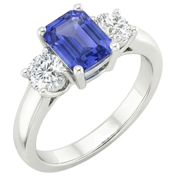 Bague Trois Pierres Emeraude Saphir Sri Lankais & Diamants Naturels Extraits des Mines ( et non cultivés en laboratoire ) 3.50 Carats