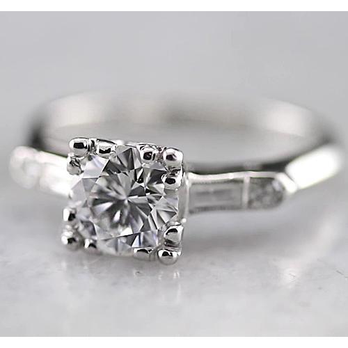 Bague Trois Pierres Naturel Diamant Central Rond 1.60 Carats Or Blanc 14K