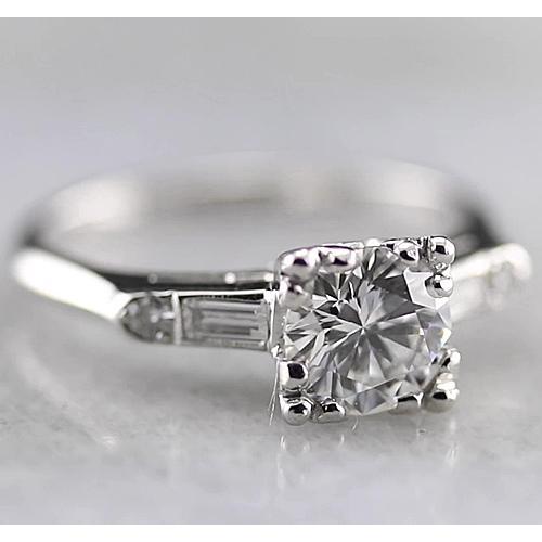 Bague Trois Pierres Naturel Diamant Central Rond 1.60 Carats Or Blanc 14K