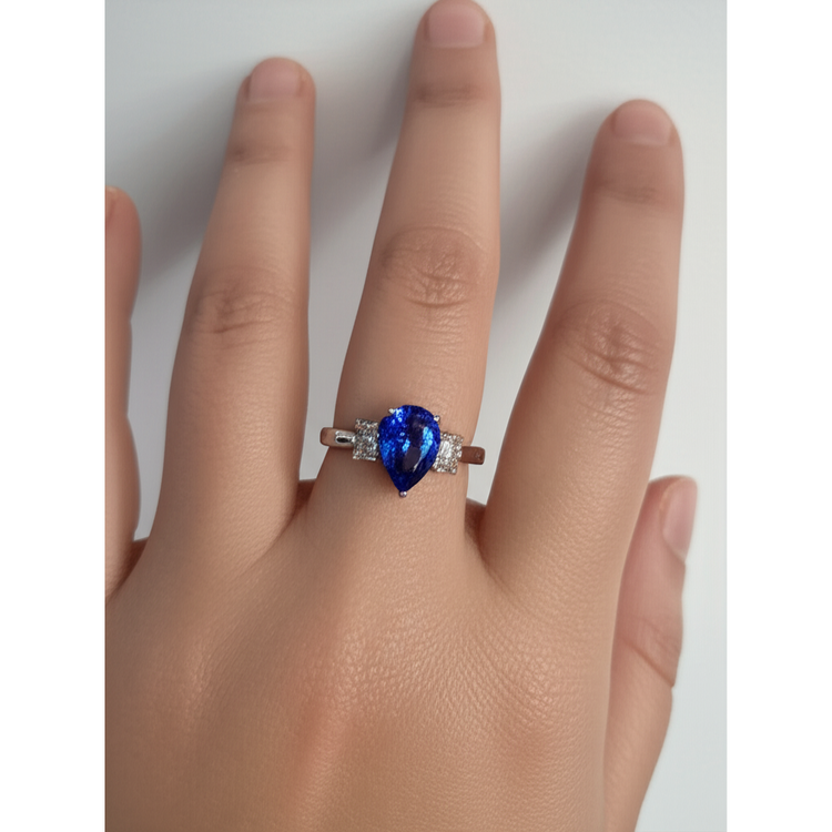 Bague Trois Pierres Saphir Ceylan Avec Diamants Naturels Extraits des Mines ( et non cultivés en laboratoire ) 3.50 Ct Or Blanc