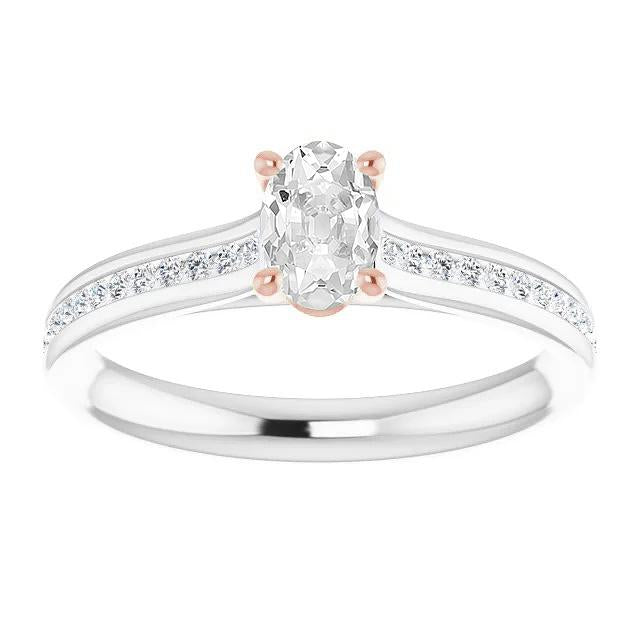 Bague Véritable Diamant Ovale Taille Ancienne Sertie Canal Bicolore 4.40 Carats