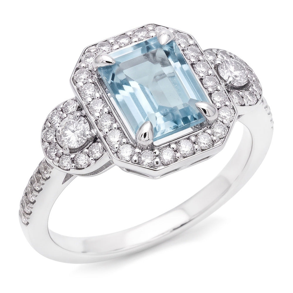 Bague aigue-marine taille émeraude et petits diamants de 6.25 ct en or blanc