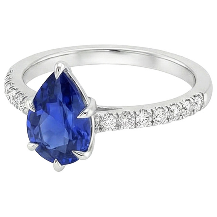 naturel pear diamant 5carats bague sur blanc