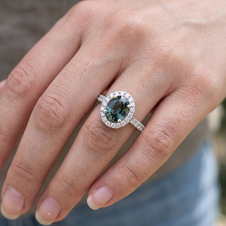 Bague de Cocktail Ovale Halo Saphir Vert