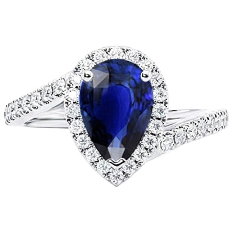 naturel pear diamant 4.50carats bague sur blanc