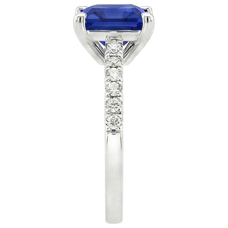 naturel diamant 5.25carats bague sur blanc