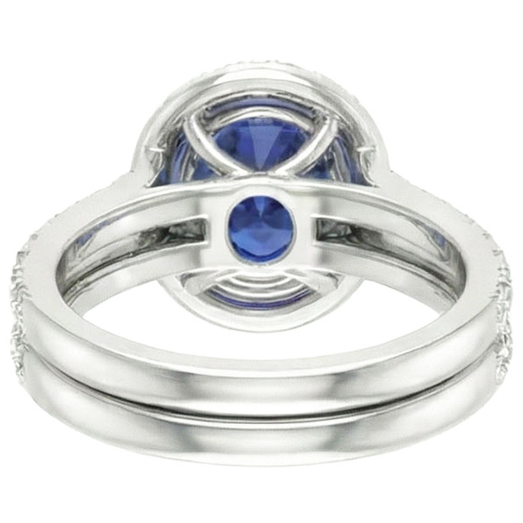 Bague de fiançailles avec halo de saphir bleu ovale sertie en or blanc 10.25 carats