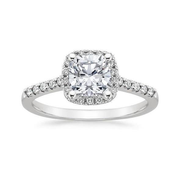 Bague de fiançailles coussin et halo de Naturel diamants ronds de 3,20 carats