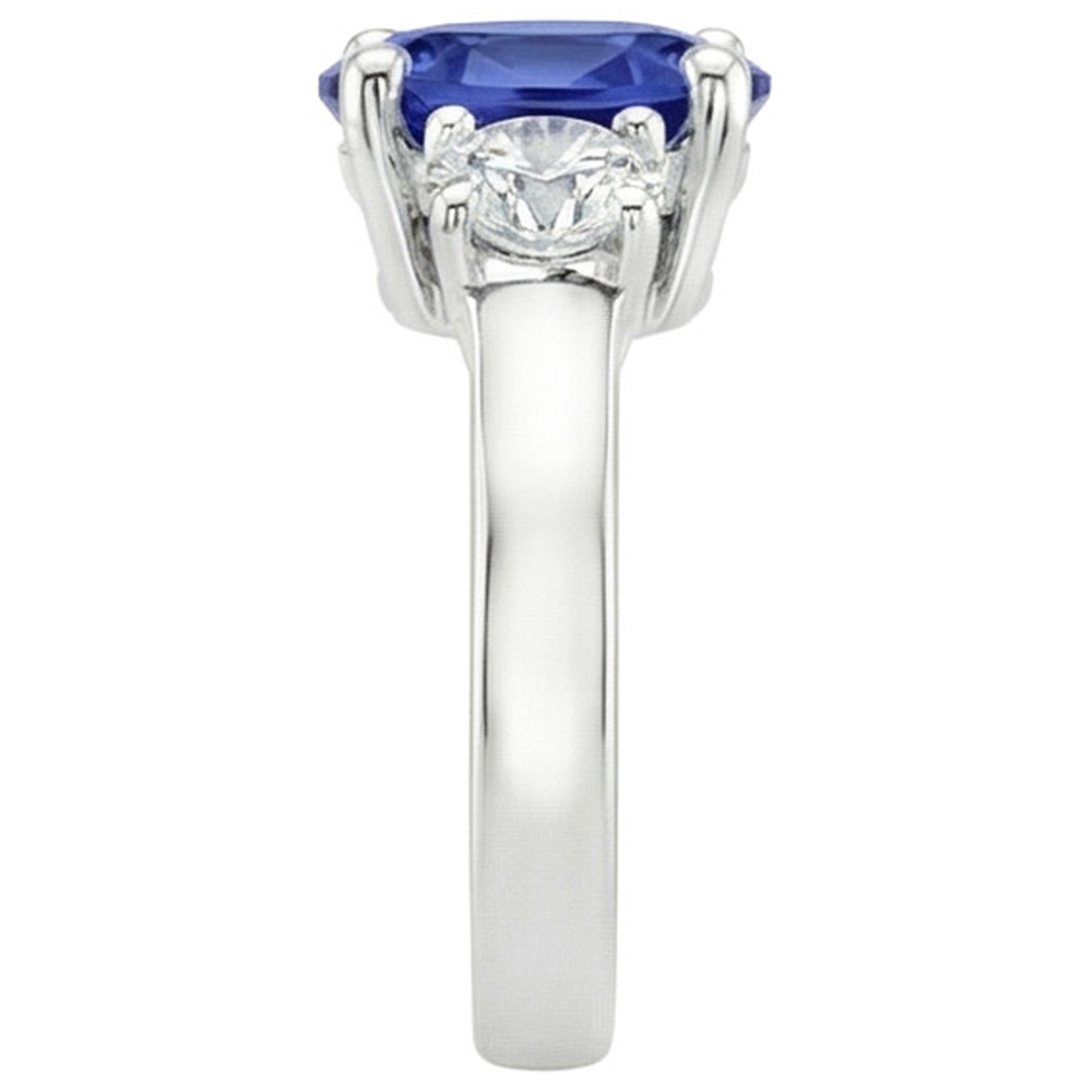 naturel oval saphir 2.50carats bague sur blanc