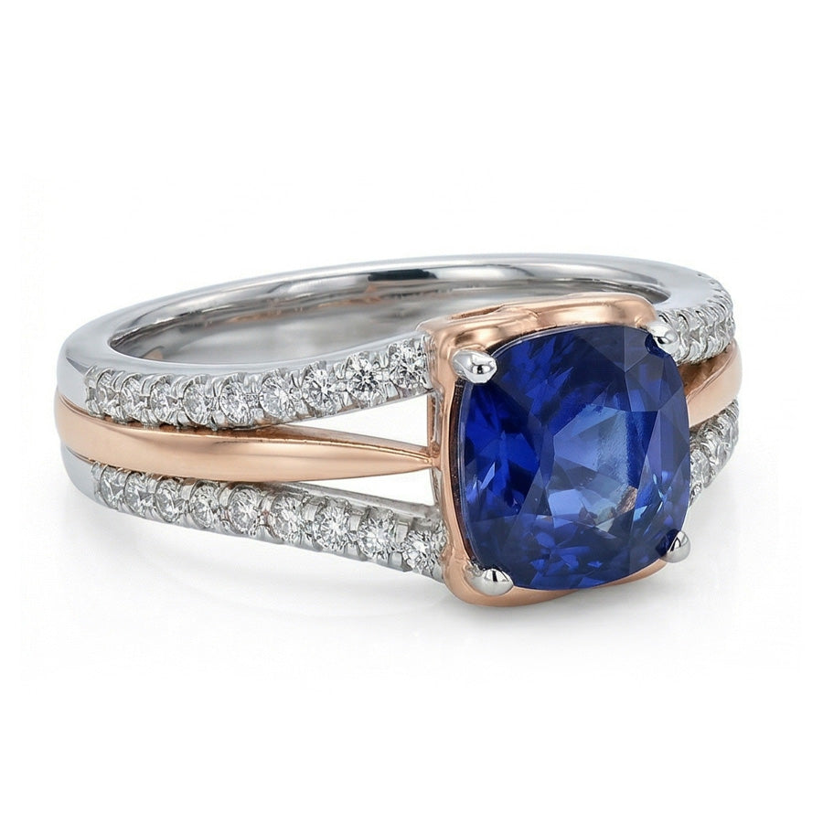 Bague de fiançailles diamant bicolore avec coussin saphir bleu 2.50 carats