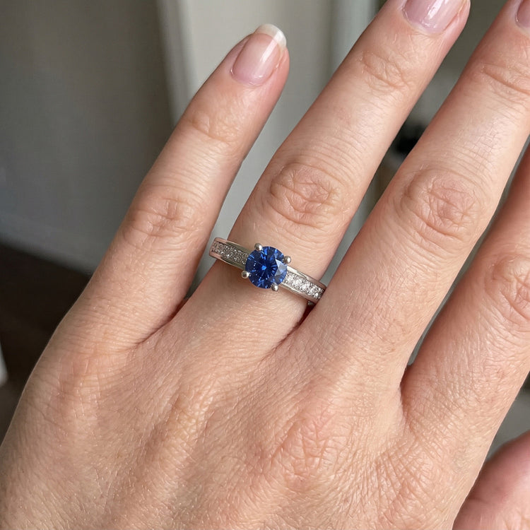 Bague de fiançailles diamant bleu rond 1.65 ct. pierre précieuse