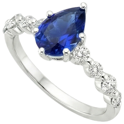 Bague de fiançailles diamant et poire saphir bleu avec accents 6.75 carats