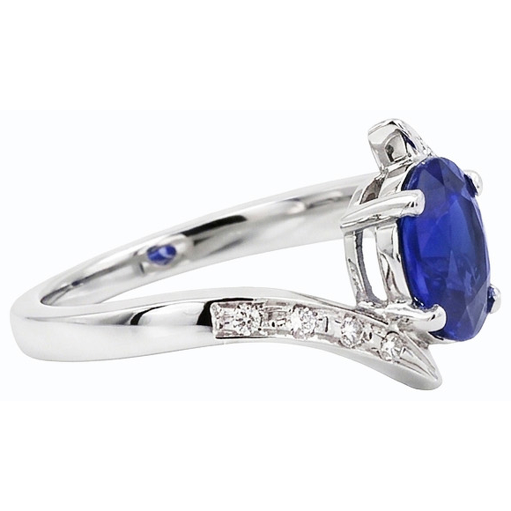 naturel oval saphir 2.50carats bague vue de profil