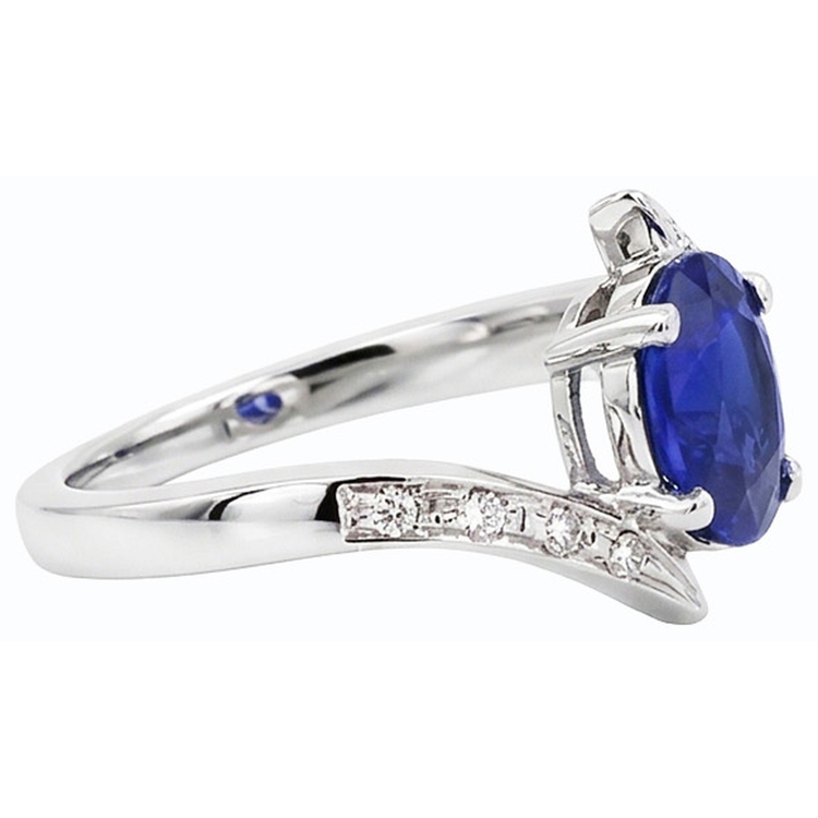 naturel oval saphir 2.50carats bague vue de profil