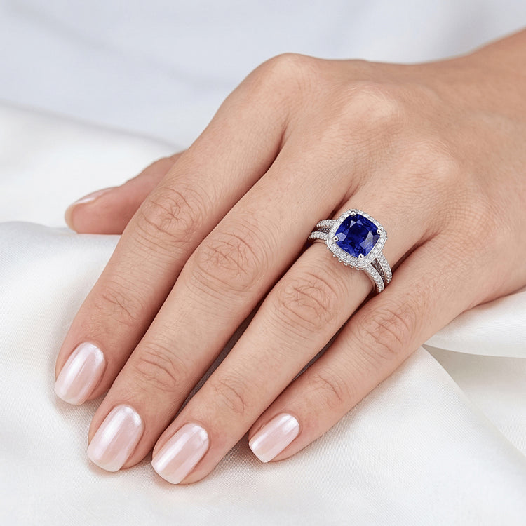Bague de fiançailles diamant saphir coussin Halo sertie 4.50 carats