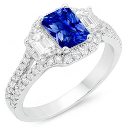 Bague de fiançailles halo saphir 4 carats trapèzes et diamants sertis pavé