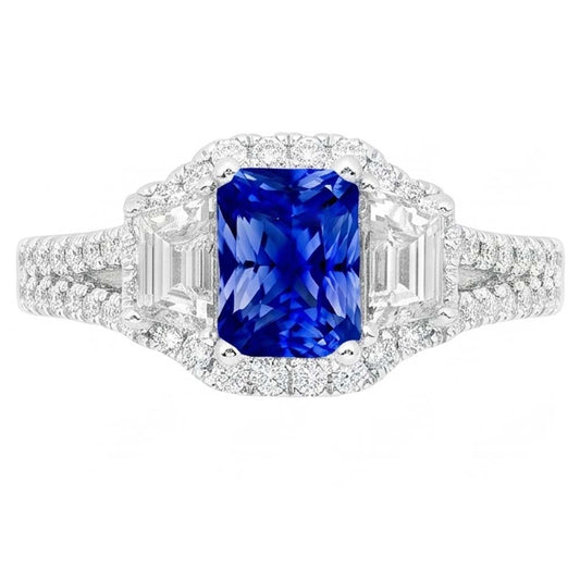 Bague de fiançailles halo saphir 4 carats trapèzes et diamants sertis pavé