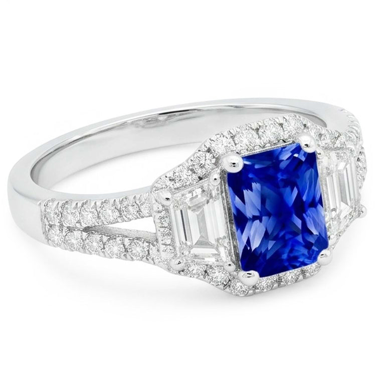 Bague de fiançailles halo saphir 4 carats trapèzes et diamants sertis pavé