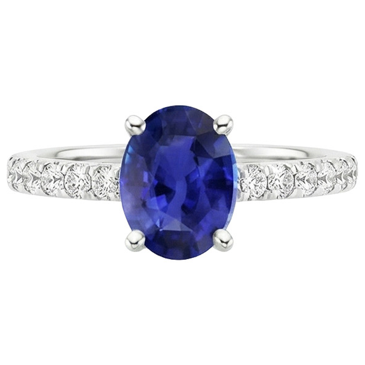 naturel oval saphir 4.25carats bague sur blanc