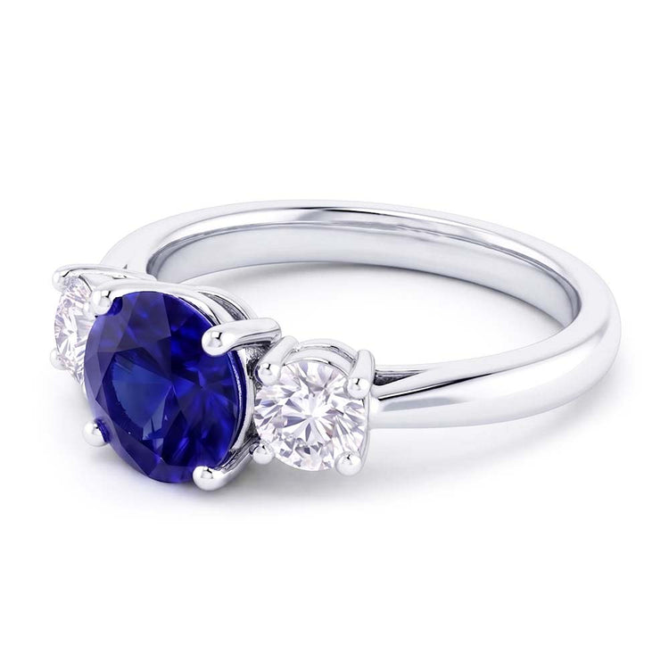 Bague de fiançailles trois pierres rondes saphir bleu 2.50 carats diamants
