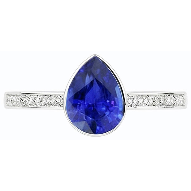 Bague de mariage avec pierres précieuses serti clos saphir bleu et diamants 3 carats