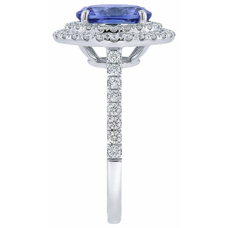 naturel oval tanzanite 4carats bague sur blanc