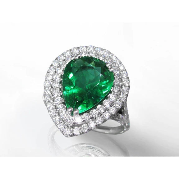 Bague de mariage émeraude Vert taille poire avec halo de diamants ronds en or 5.50 ct