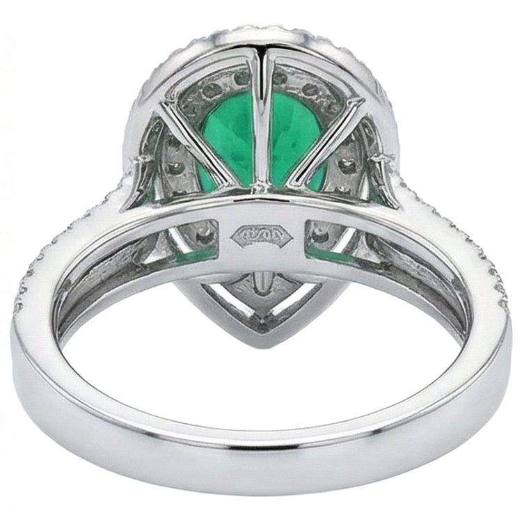 Bague diamant 5 carats belle poire vert émeraude or blanc 14K