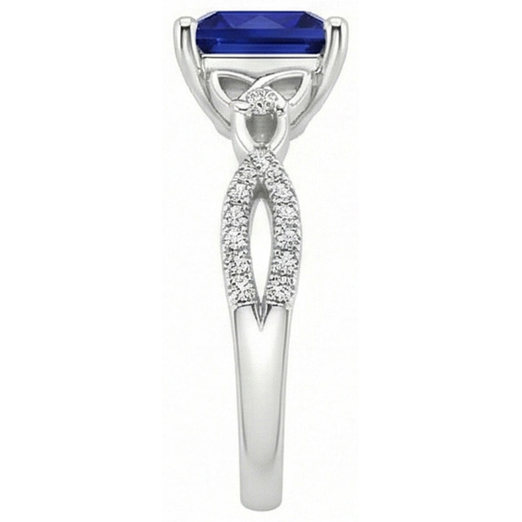 Bague diamant taille princesse saphir bleu tige torsadée en or 4 carats