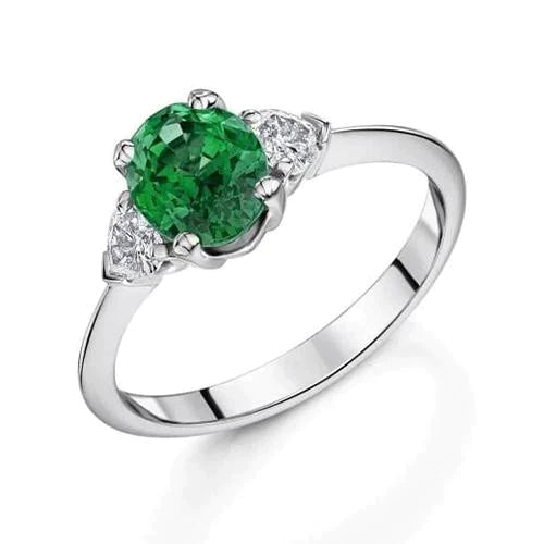 Bague émeraude Vert et diamants à trois pierres 6 carats en or blanc 14 carats