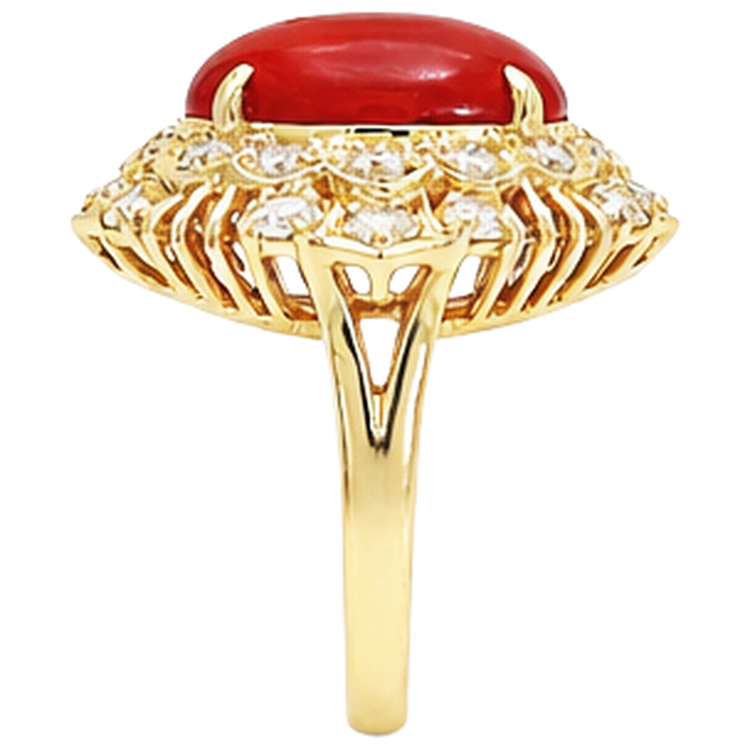Bague en corail rouge ovale de 13.50 ct avec diamants ronds en or jaune 14K