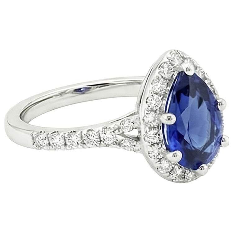 naturel pear diamant 5.25carats bague sur blanc