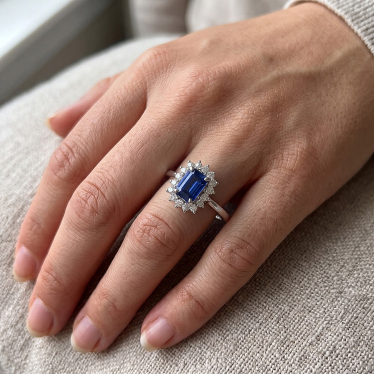 Bague en diamant halo 2 carats avec saphir de Ceylan émeraude style étoile