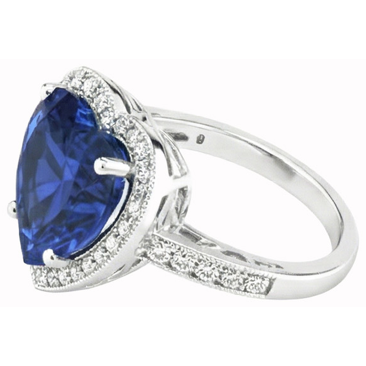 Bague en forme de coeur avec saphir bleu du Sri Lanka et diamants 7.76 carats WG 14K