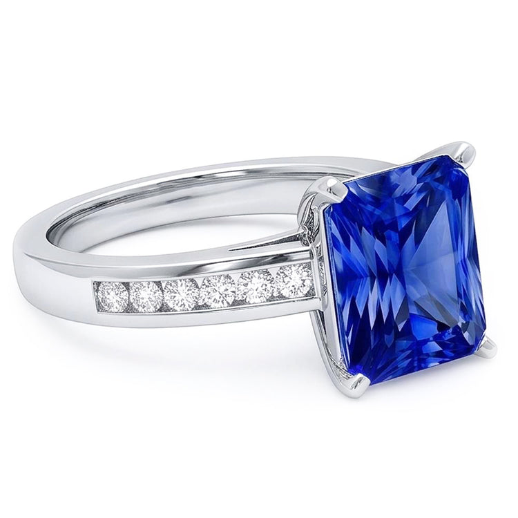 Bague en or anniversaire saphir bleu 4 carats serti de diamants
