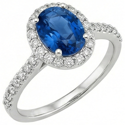 Bague en or blanc 14K avec halo de saphir bleu de Ceylan ovale 2.15 ct.