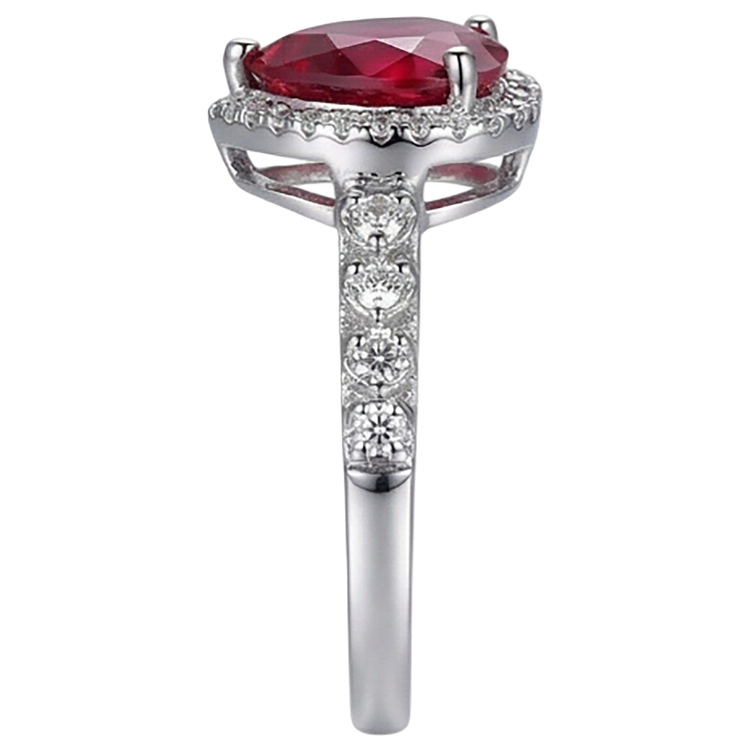 Bague en or blanc 4.5 carats rubis taille coeur rouge et diamants