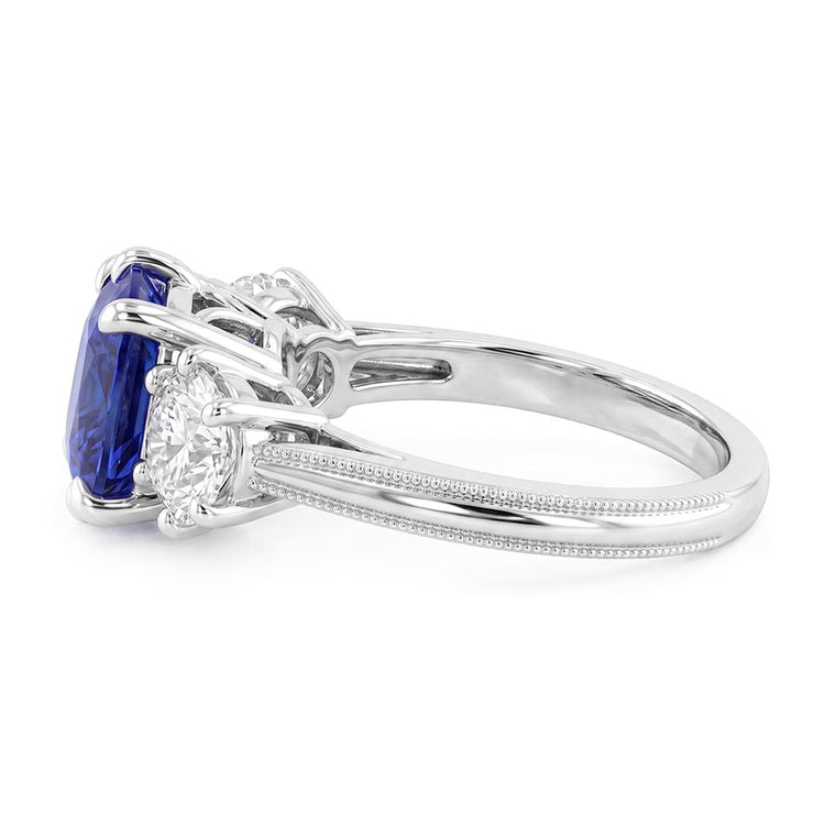 Bague en or trois pierres taille coussin saphir 2 carats bijoux dames