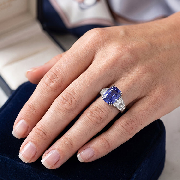 Bague en pierres précieuses Radiant Sapphire Channel Set Trapèze Diamonds 5 carats