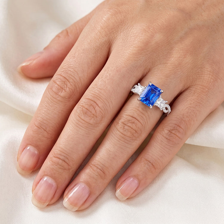 Bague en pierres précieuses saphir radieux 3 pierres style torsadé 3.50 carats