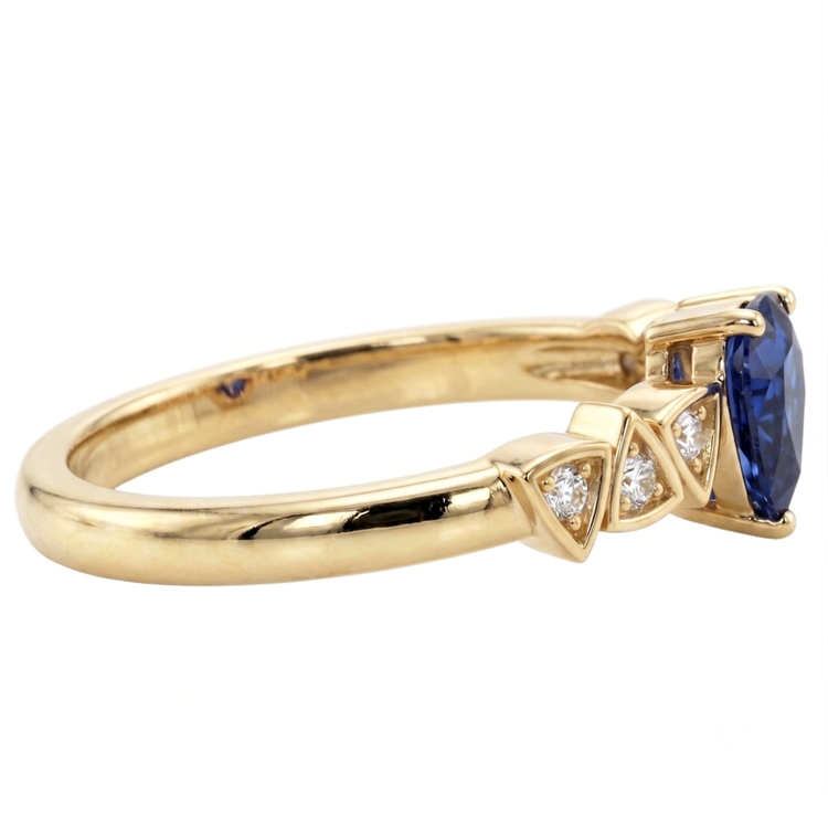 Bague en saphir bleu et diamant rond en forme de billion de 0.75 carats