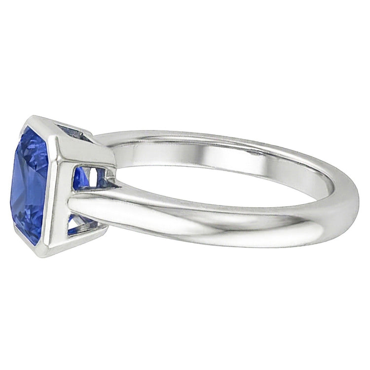 Bague en saphir bleu naturel serti de lunette 1 carat pour femme