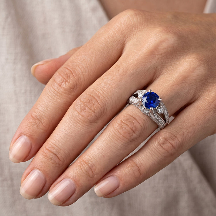 Bague en saphir de Ceylan rond 3 ct et diamants en or blanc massif 14K