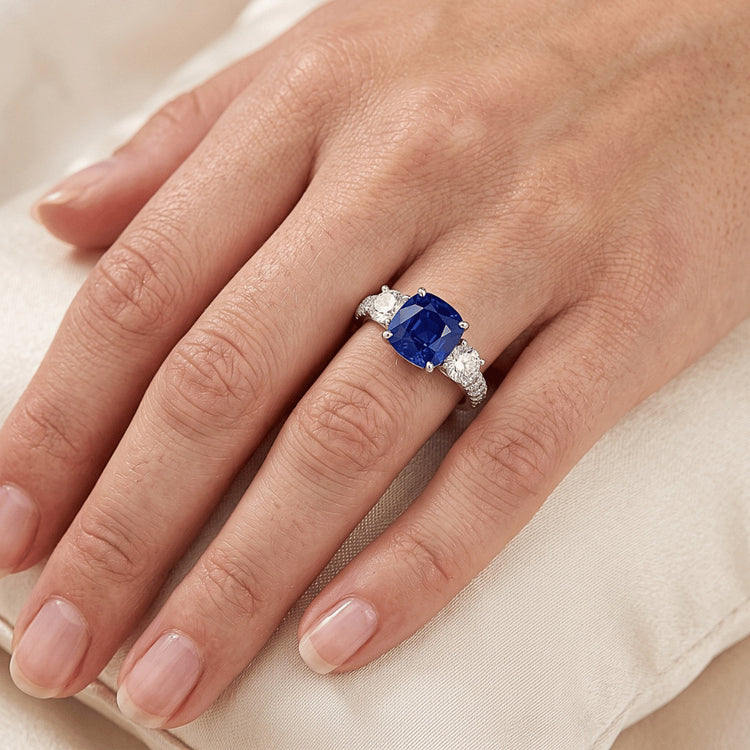 Bague en saphir de coussin de bijoux de pierres précieuses 3.50 carats 3 style de pierre