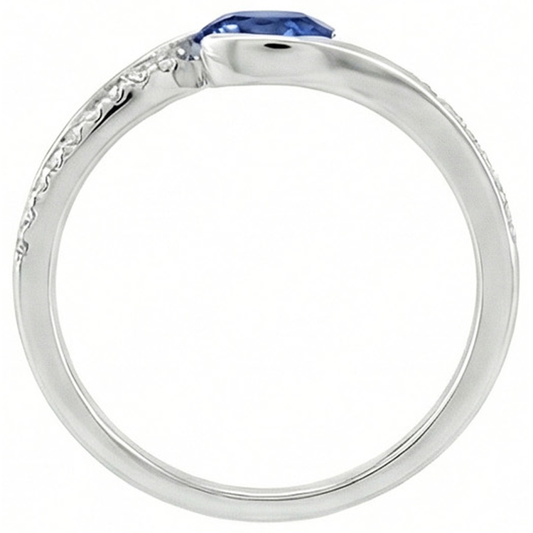 Bague en saphir du Sri Lanka et diamants taille ovale 2 ct en or blanc 14K