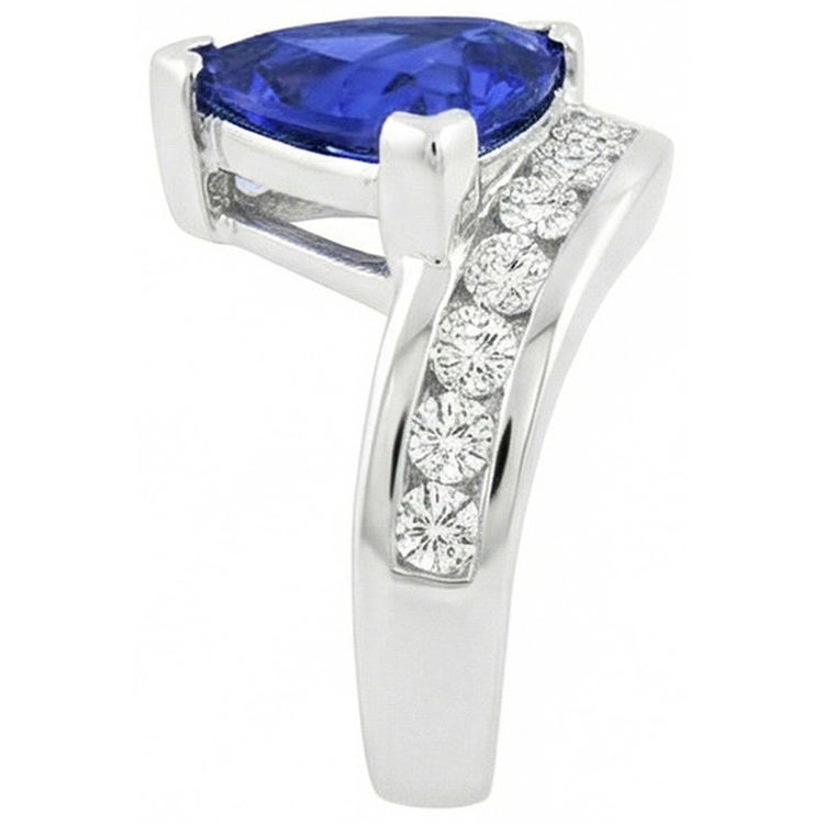 Bague femme fantaisie trillion saphir rond serti de diamants 4 carats
