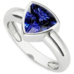 Bague homme pierres précieuses solitaire trillion lunette sertie saphir de Ceylan 3 ct