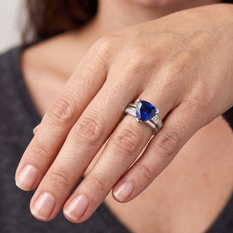 Bague princesse diamant trillion saphir 2.50 carats or blanc 14K