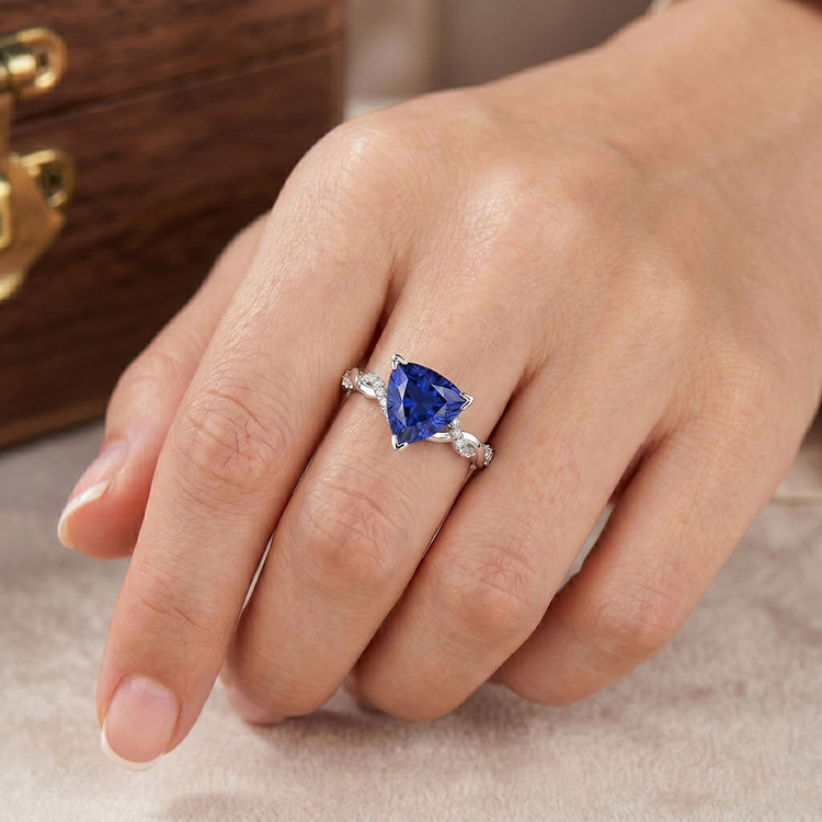 Bague saphir bleu diamant trillion V Prong 2 carats style torsadé