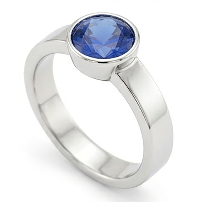 Bague solitaire homme sertie lunette ronde saphir bleu 2 carats tige épaisse